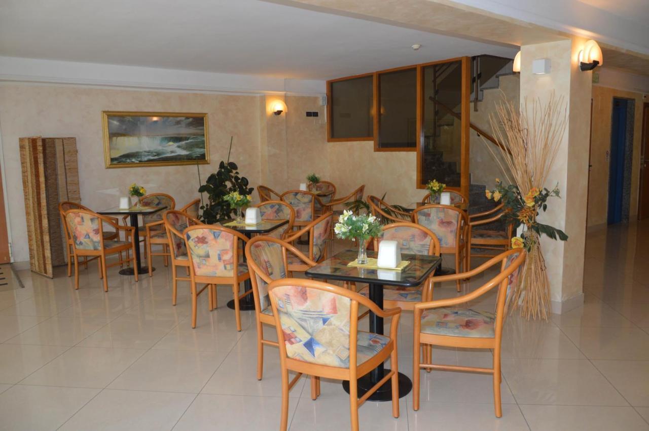 Hotel Karin Marebello Zewnętrze zdjęcie