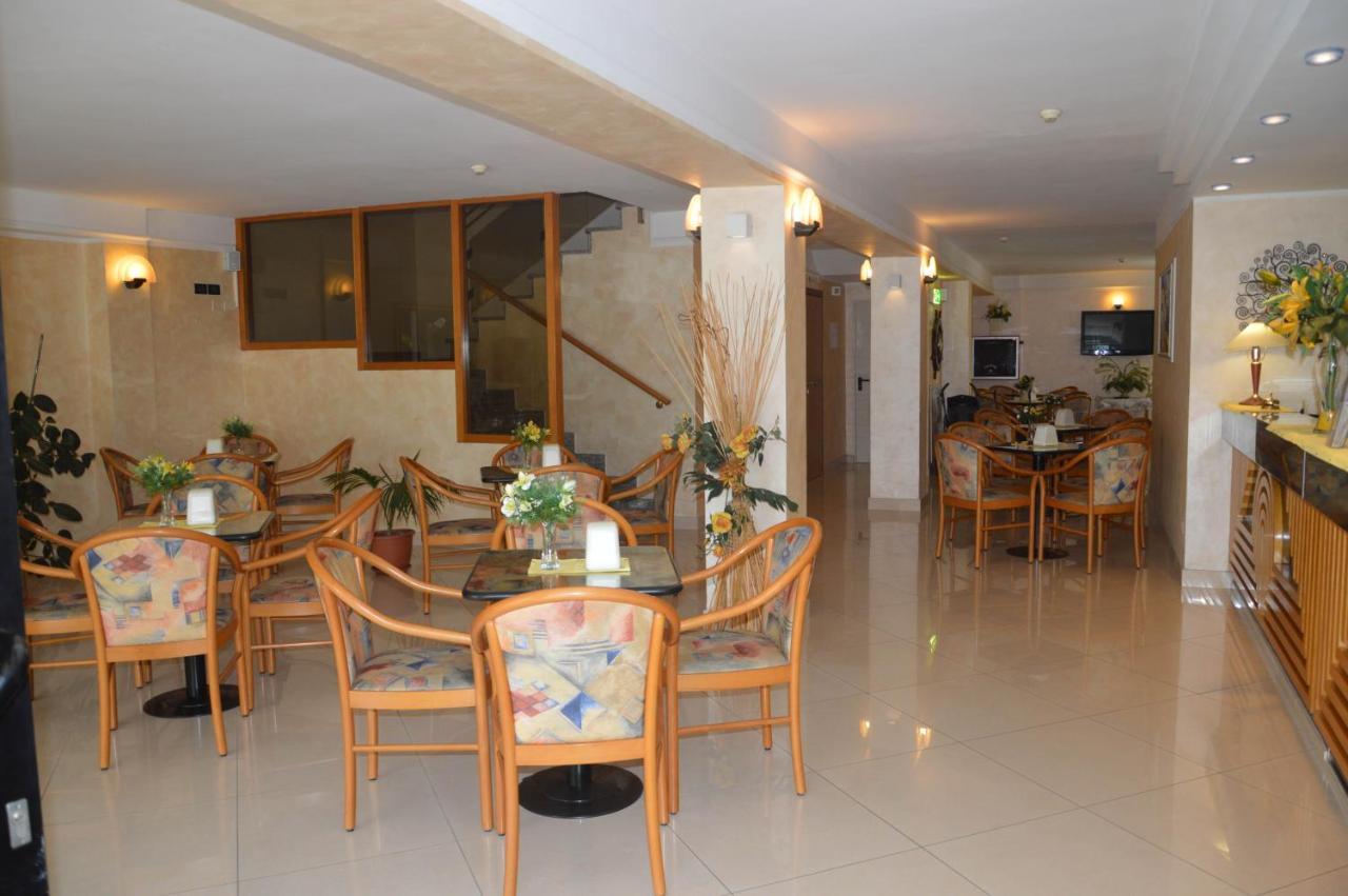 Hotel Karin Marebello Zewnętrze zdjęcie