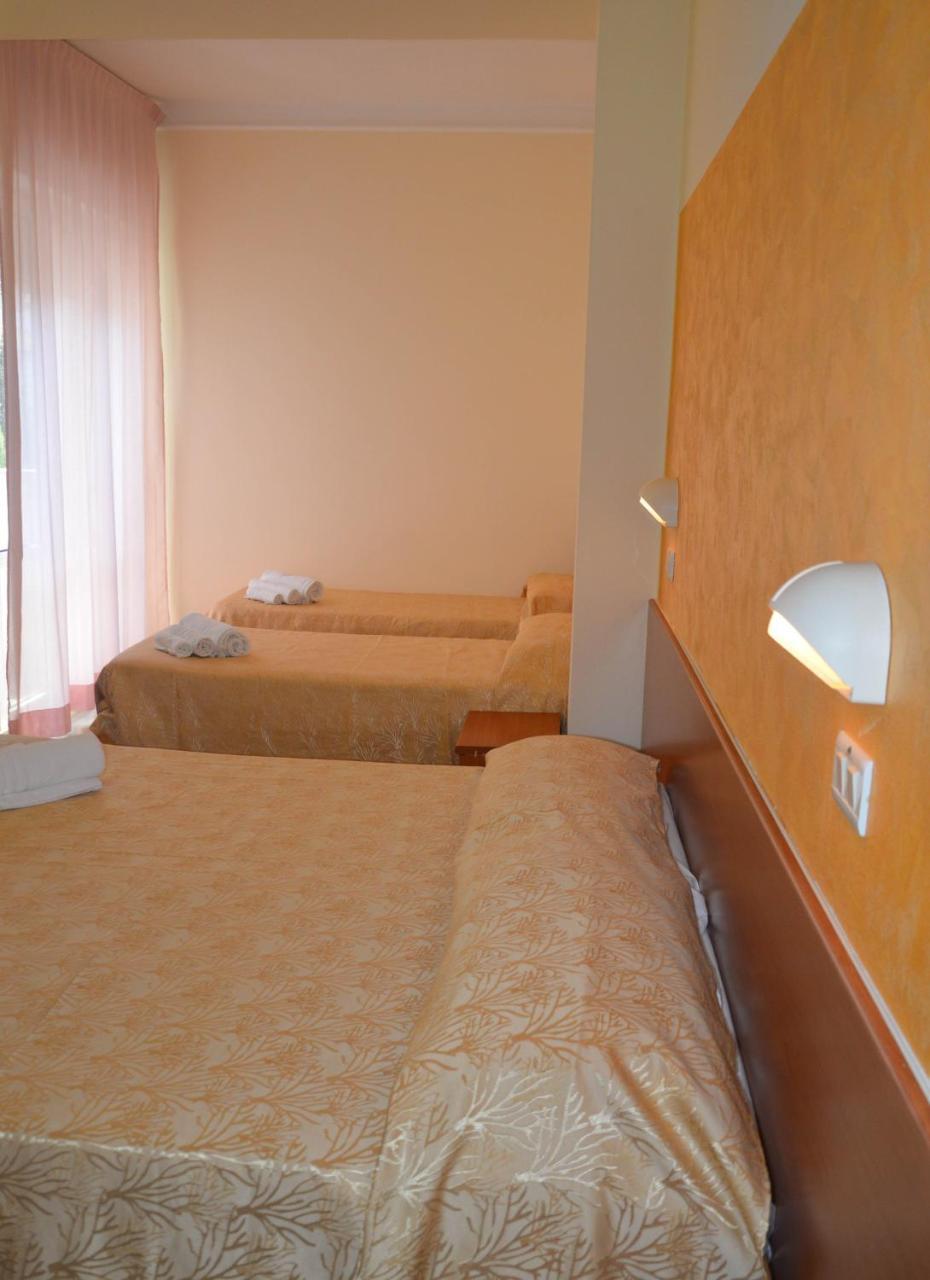 Hotel Karin Marebello Zewnętrze zdjęcie