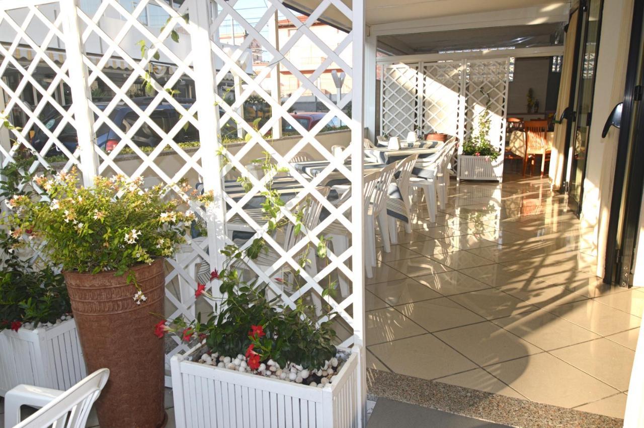 Hotel Karin Marebello Zewnętrze zdjęcie
