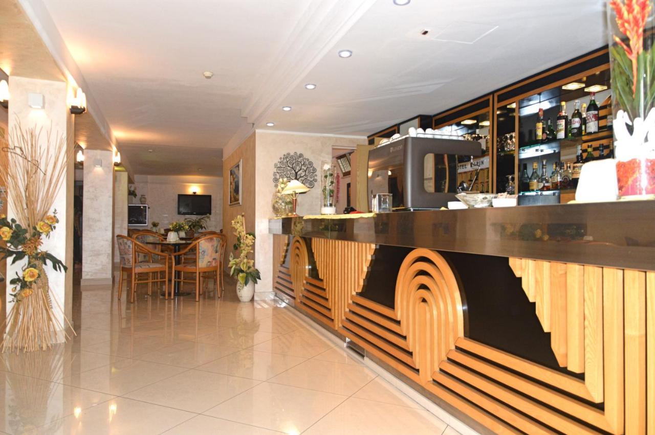 Hotel Karin Marebello Zewnętrze zdjęcie