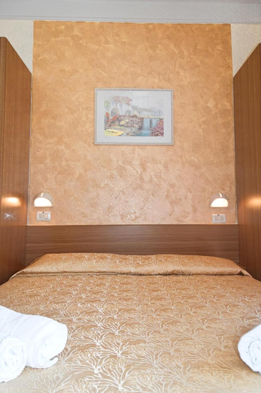 Hotel Karin Marebello Zewnętrze zdjęcie