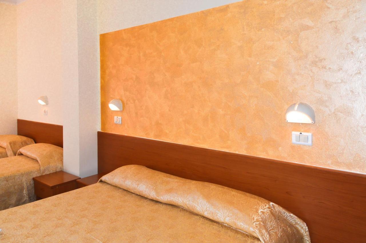 Hotel Karin Marebello Zewnętrze zdjęcie