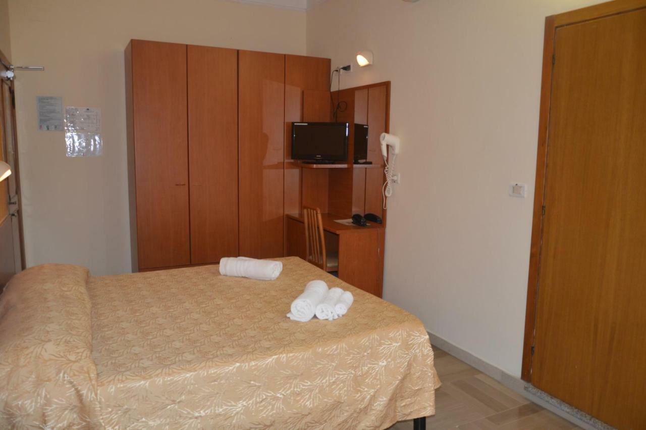 Hotel Karin Marebello Zewnętrze zdjęcie